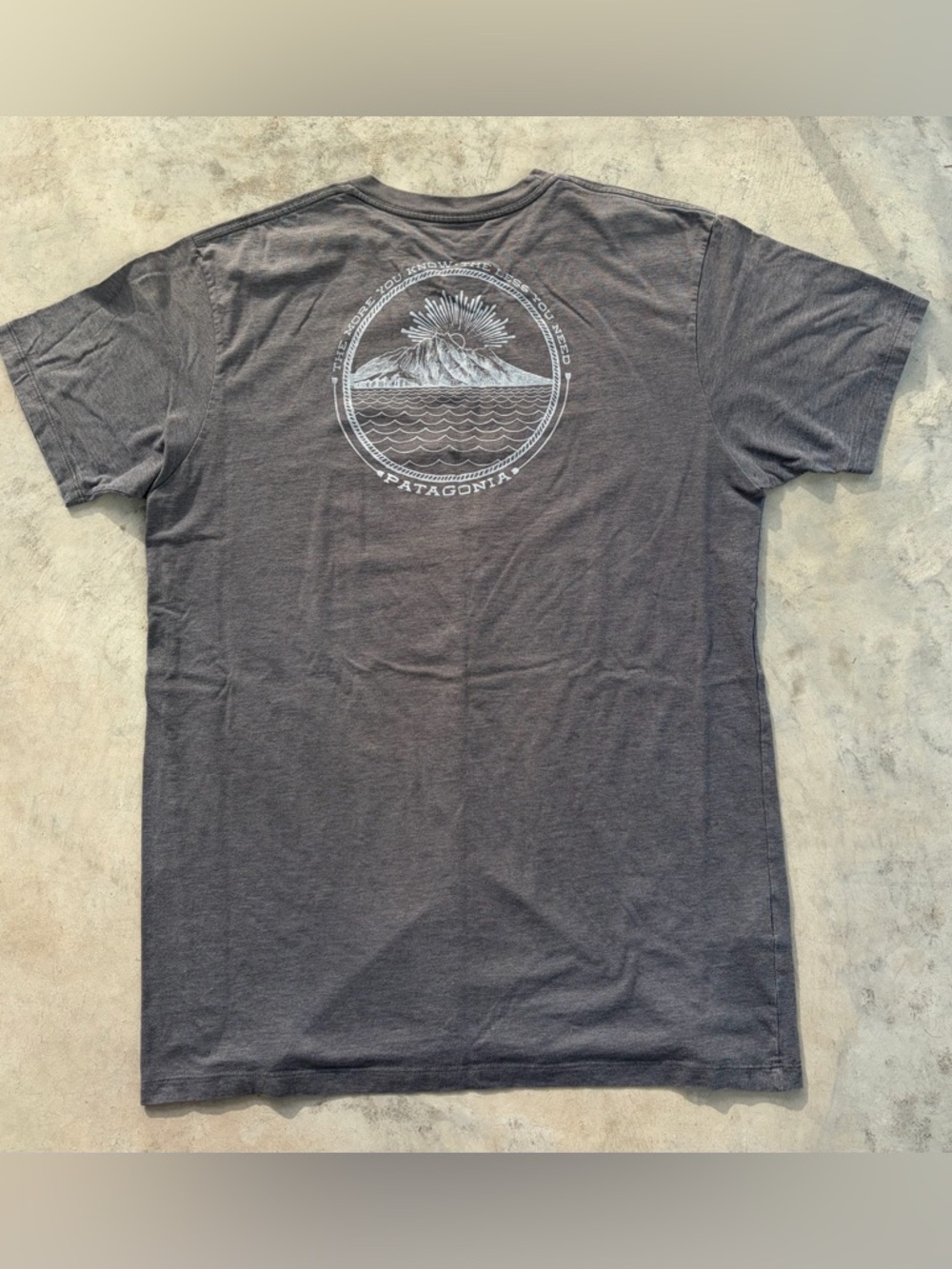 Patagonia - Men's Charcoal Grey Short-Sleeve Tee with Graphic  - Size Large